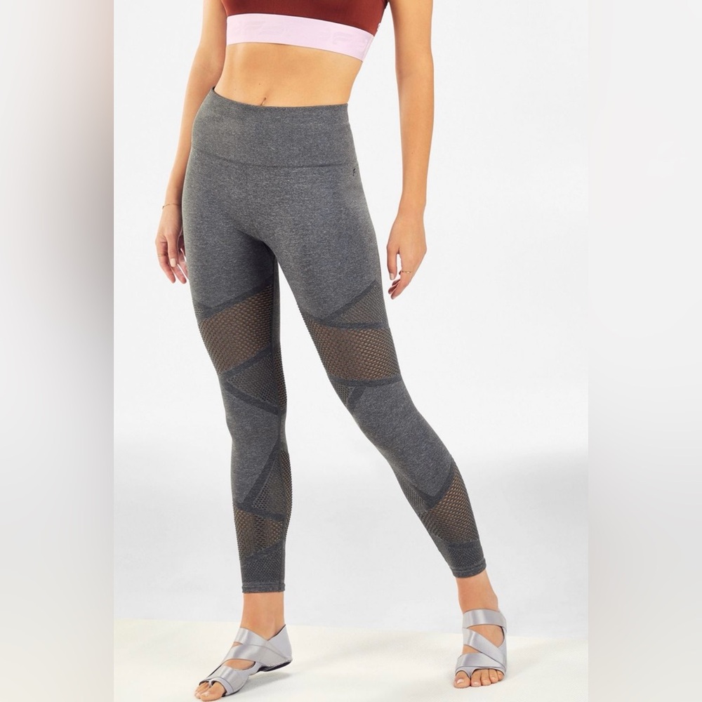 Fabletics Textured Leggings - Comfortable Everyday Bottoms. Size Small.